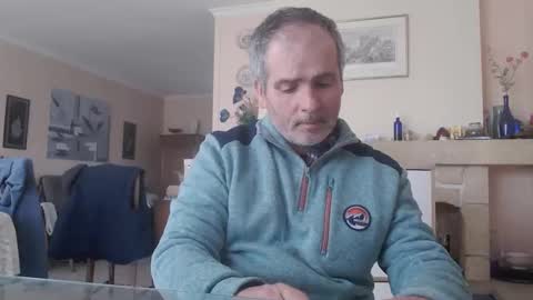 Snapshot of aalex1717 chatting on February 15, 8:44 am Aalex1717 online show from February 15, 8:44 am