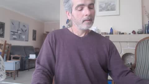 Snapshot of aalex1717 chatting on December 15, 9:35 am Aalex1717 online show from December 15, 9:35 am