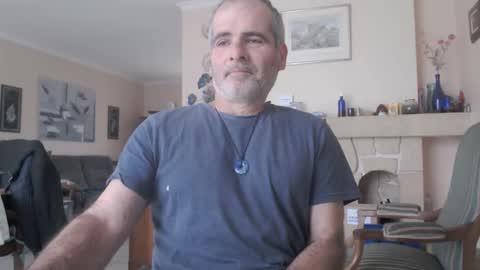 Snapshot of aalex1717 chatting on December 24, 8:55 am Aalex1717 online show from December 24, 8:55 am