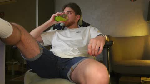 Snapshot of aalexxxxxx chatting on October 28, 8:33 pm Alex online show from October 28, 8:33 pm