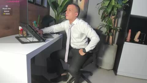 Aaron online show from May 1, 12:15 am
