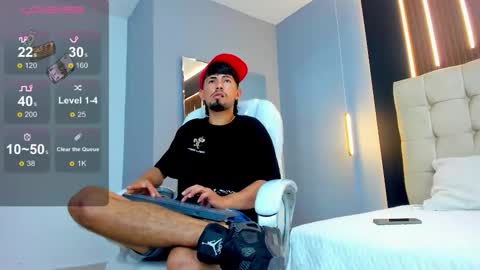 aaron_99_ online show from February 10, 8:46 pm