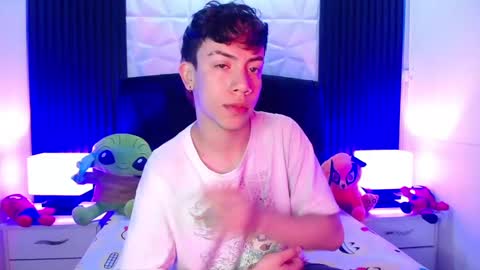 Aaron online show from January 8, 12:37 pm
