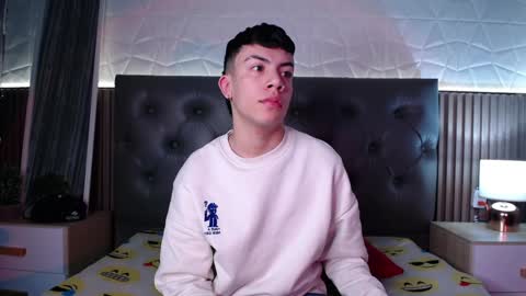 Aaron online show from December 16, 12:38 pm