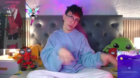 Aaron online show from January 9, 12:41 pm