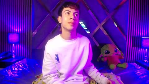 Aaron online show from March 4, 12:44 pm