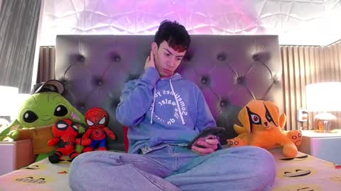 Aaron online show from January 22, 1:42 pm