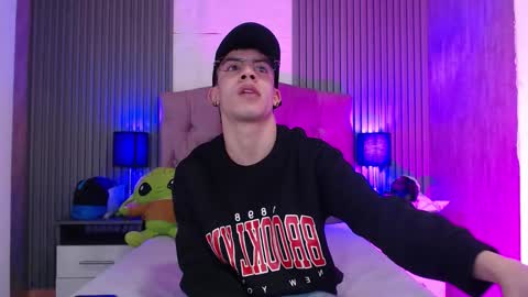 Aaron online show from November 3, 2:08 pm