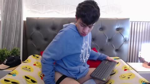 Aaron online show from December 2, 12:27 pm