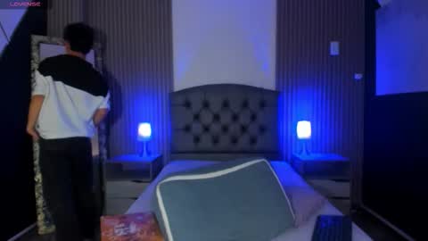 Aaron online show from September 12, 9:37 pm