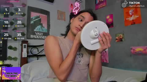 Aaron  online show from January 21, 1:07 pm