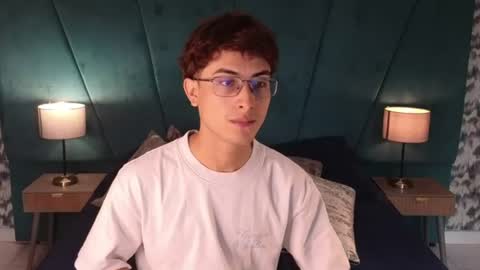 Aaron Ezequiel online show from June 25, 1:49 pm
