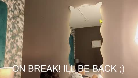 Snapshot of aaron_eze chatting on October 18, 11:31 pm Aaron Ezequiel online show from October 18, 11:31 pm