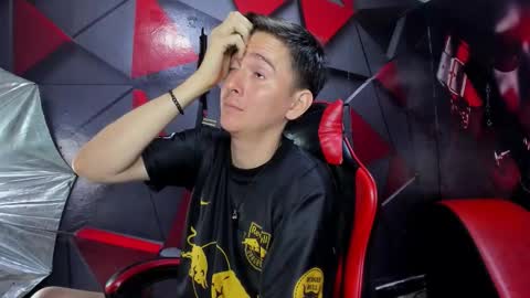 Aaron online show from January 8, 1:33 am