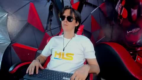 Aaron online show from December 13, 11:55 pm