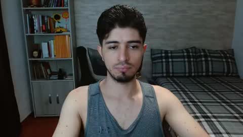 Aaron online show from October 18, 6:57 pm