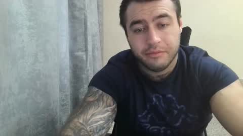 Snapshot of aaron_royal chatting on September 30, 4:07 am Davin tayl online show from September 30, 4:07 am