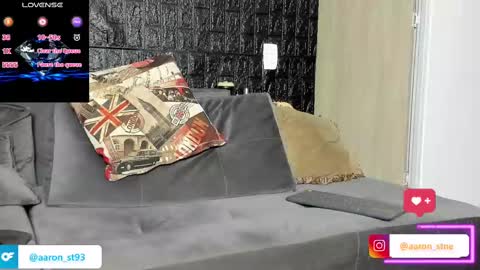 Snapshot of aaron_st chatting on February 14, 10:07 am Aaron online show from February 14, 10:07 am