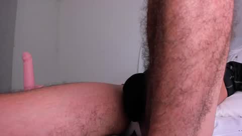 Snapshot of aaron_tate chatting on September 16, 5:19 am Aaron Tate online show from September 16, 5:19 am