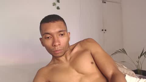 Snapshot of aaronblack1_ chatting on February 17, 2:04 pm Heyy my name is Aaron online show from February 17, 2:04 pm