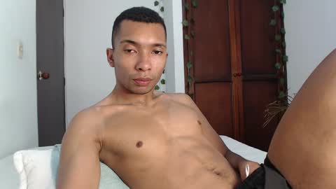 Snapshot of aaronblack1_ chatting on December 26, 1:54 pm Heyy my name is Aaron online show from December 26, 1:54 pm