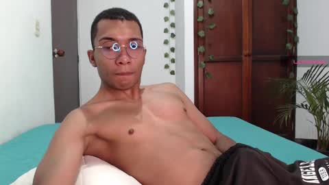 Snapshot of aaronblack1_ chatting on December 8, 11:03 am Heyy my name is Aaron online show from December 8, 11:03 am