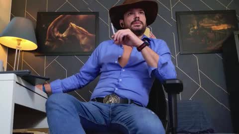 Snapshot of aaronbomer chatting on October 29, 5:54 am Aaron online show from October 29, 5:54 am