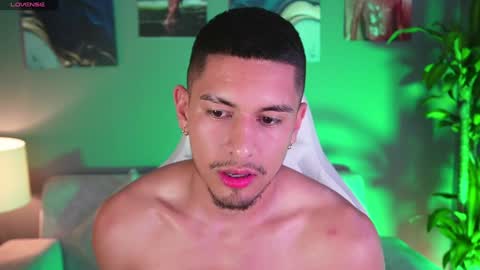 Snapshot of aaronfox_ chatting on January 21, 9:04 pm AARON online show from January 21, 9:04 pm