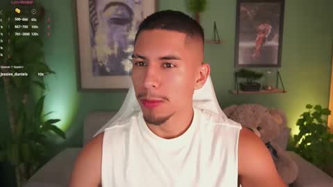 Snapshot of aaronfox_ chatting on February 20, 1:03 am AARON online show from February 20, 1:03 am