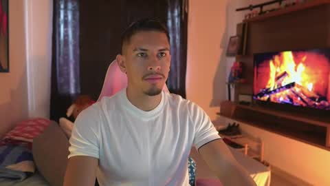 AARON  online show from May 11, 2:45 pm