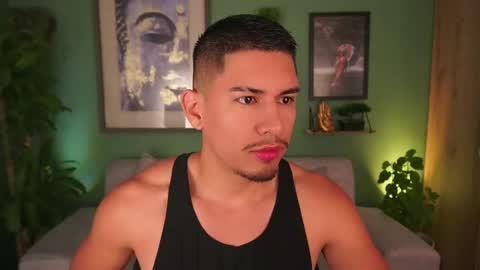 Snapshot of aaronfox_ chatting on March 12, 12:36 pm AARON online show from March 12, 12:36 pm