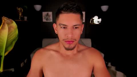 Snapshot of aaronfox_ chatting on September 11, 10:36 am AARON online show from September 11, 10:36 am