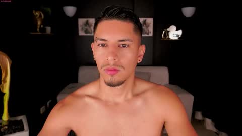 Snapshot of aaronfox_ chatting on September 18, 11:34 am AARON online show from September 18, 11:34 am