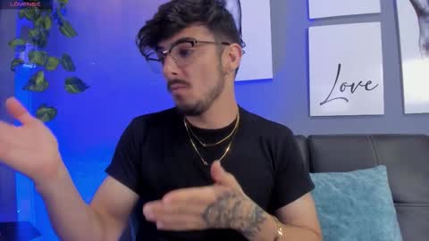 aaronfuentes7 online show from September 16, 11:05 pm