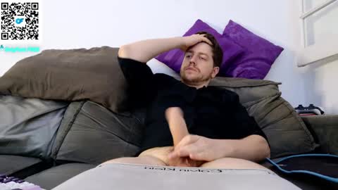 Snapshot of aaronlegend chatting on October 25, 5:31 am Aaron online show from October 25, 5:31 am