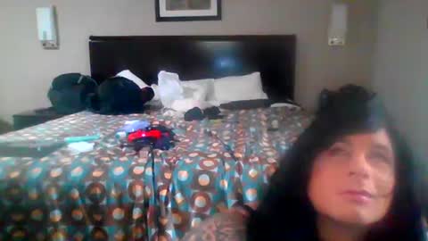 aaronprezent online show from December 5, 12:55 pm