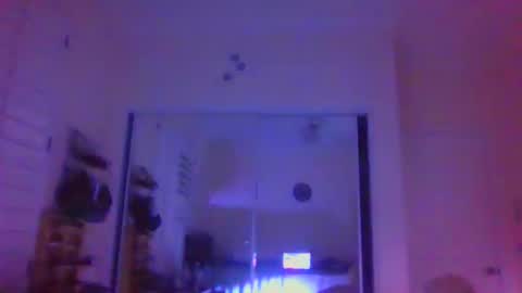aaronprezent online show from October 3, 11:04 am