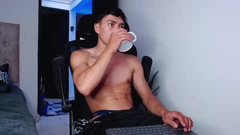 Andy online show from February 24, 9:41 pm
