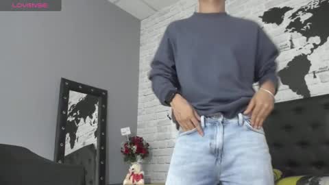 Independence model AbelAsburgo online show from February 6, 8:56 pm