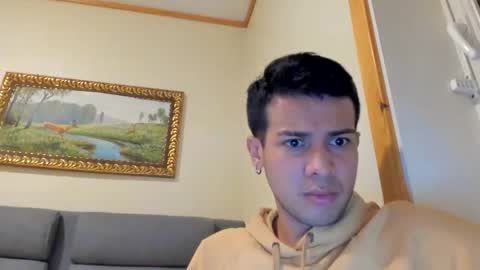 Independence model AbelAsburgo online show from September 11, 9:03 pm