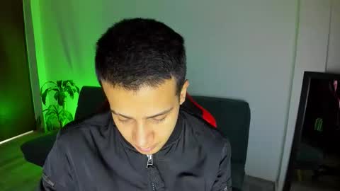 Independence model AbelAsburgo online show from March 12, 9:50 am