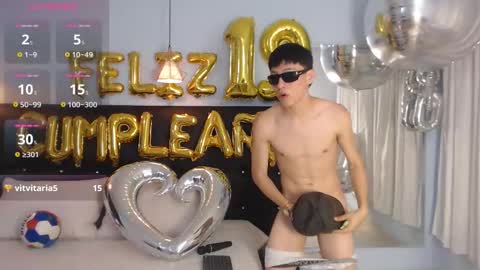Snapshot of abraham_horny18 chatting on October 11, 9:41 pm abraham_horny18 online show from October 11, 9:41 pm