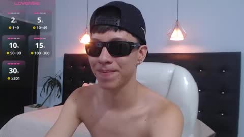 Snapshot of abraham_horny18 chatting on October 7, 9:19 pm abraham_horny18 online show from October 7, 9:19 pm