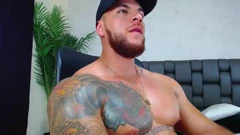 Snapshot of ace_owens chatting on February 5, 9:40 pm ace_owens online show from February 5, 9:40 pm