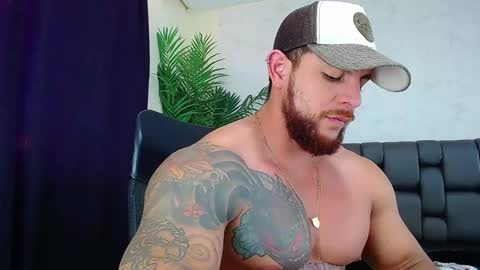 Snapshot of ace_owens chatting on December 17, 7:48 pm ace_owens online show from December 17, 7:48 pm