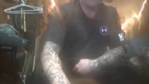 Snapshot of act_right_dub420 chatting on December 10, 7:58 am act_right_dub420 online show from December 10, 7:58 am