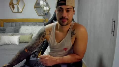 Snapshot of adam_clarke chatting on January 4, 4:44 am adam clarke online show from January 4, 4:44 am