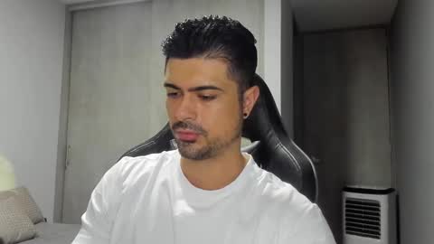 Snapshot of adam_clarke chatting on March 7, 2:57 am adam clarke online show from March 7, 2:57 am