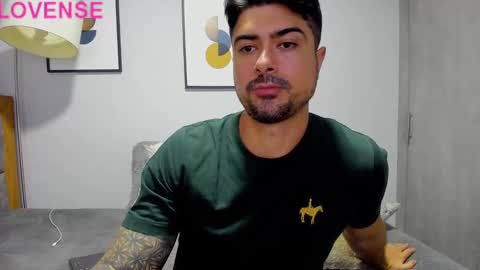 Snapshot of adam_clarke chatting on October 3, 5:01 am adam clarke online show from October 3, 5:01 am