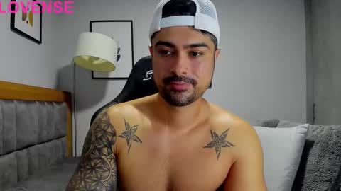Snapshot of adam_clarke chatting on October 8, 3:22 am adam clarke online show from October 8, 3:22 am